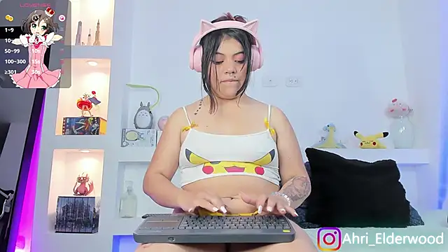 Snapshot of Ahri_Elderwood chatting on December 2024 06:44:01 AM Ahri Elderwood online show from December 2024 06:44:01 AM