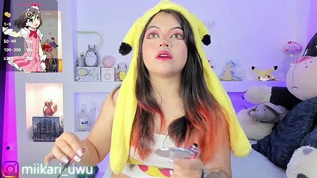 Snapshot of Ahri_Elderwood chatting on February 2025 04:33:01 AM Ahri Elderwood online show from February 2025 04:33:01 AM