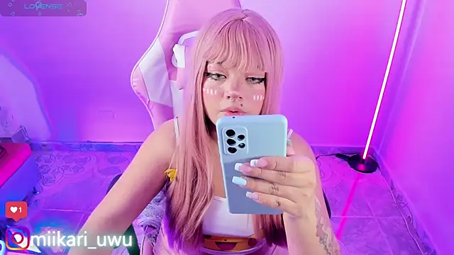 Snapshot of Ahri_Elderwood chatting on September 2025 06:18:02 AM Ahri Elderwood online show from September 2025 06:18:02 AM