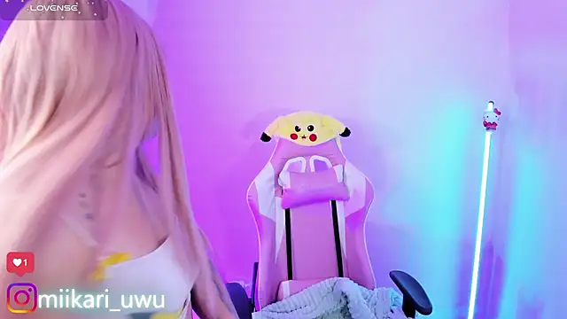 Snapshot of Ahri_Elderwood chatting on October 2025 03:36:02 AM Ahri Elderwood online show from October 2025 03:36:02 AM