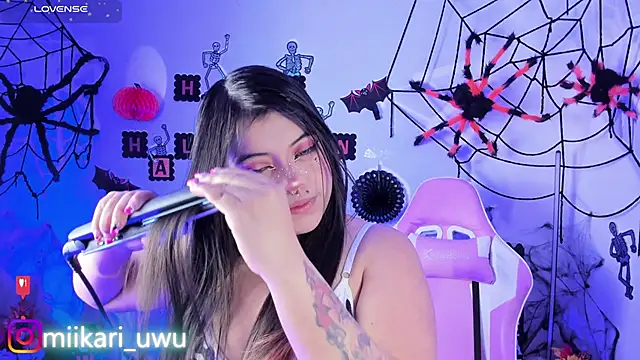 Snapshot of Ahri_Elderwood chatting on October 2025 05:07:02 AM Ahri Elderwood online show from October 2025 05:07:02 AM