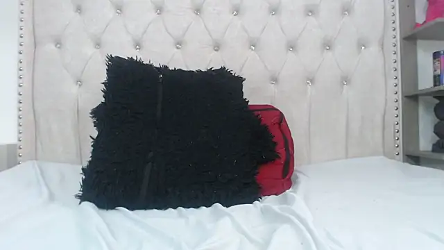 Snapshot of Abril_Squirt chatting on March 2026 09:43:02 PM Abril Squirt online show from March 2026 09:43:02 PM