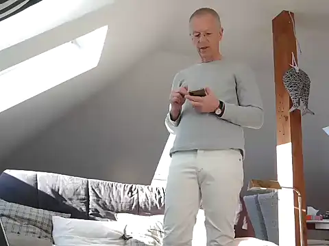 Snapshot of maxmueller321 chatting on March 2026 09:26:02 AM maxmueller321 online show from March 2026 09:26:02 AM