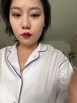 Snapshot of Eliza-E chatting on May 2026 11:45:01 PM Eliza-E online show from May 2026 11:45:01 PM