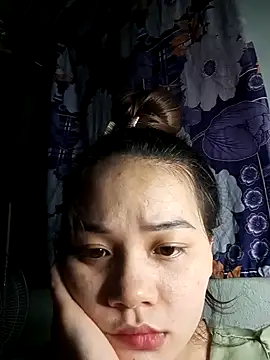 Ngoc-Trinh online show from December 2024 03:10:01 PM