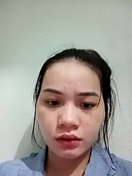Ngoc-Trinh online show from December 2024 02:09:01 PM