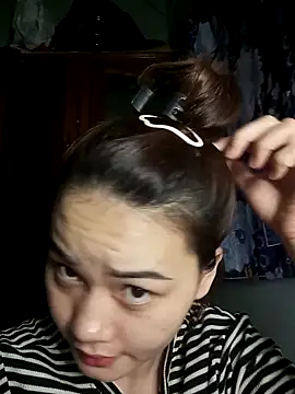 Ngoc-Trinh online show from March 2025 04:32:01 PM