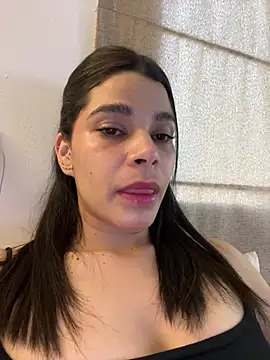 Snapshot of DaryRos chatting on July 2026 10:37:01 PM DaryRos online show from July 2026 10:37:01 PM