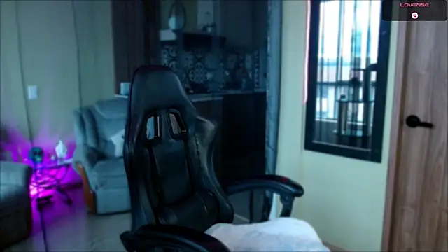 Snapshot of tevenwhiite chatting on January 2026 06:35:01 PM tevenwhiite online show from January 2026 06:35:01 PM