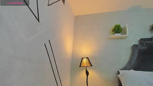 AnntoniaWood online show from December 2024 01:00:02 PM