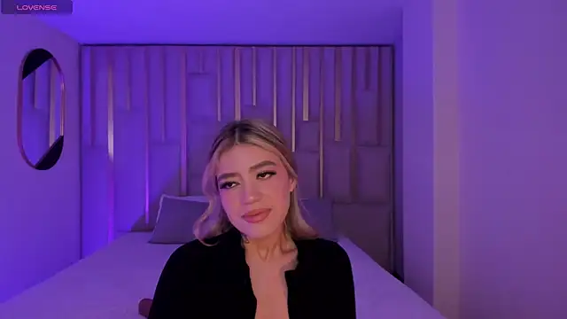 ViolettHansson online show from May 2026 10:20:02 AM