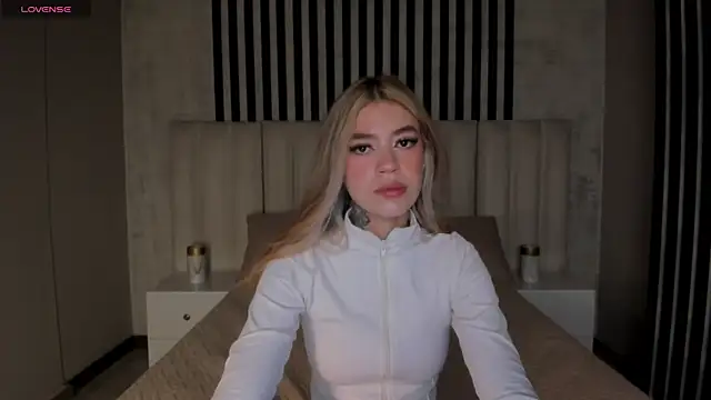 ViolettHansson online show from July 2026 10:57:01 AM