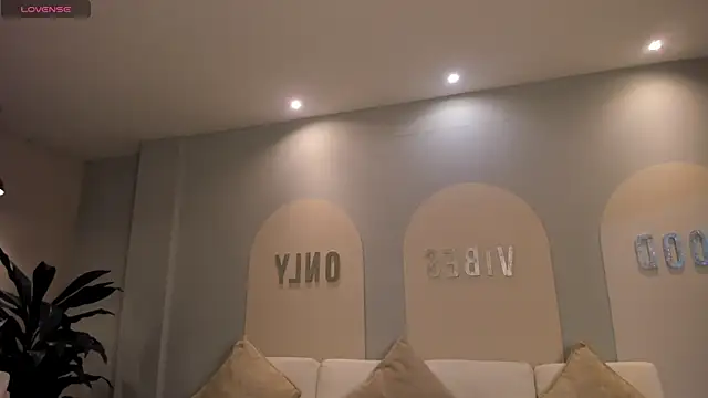 AliceHarper  online show from January 2026 11:31:01 PM