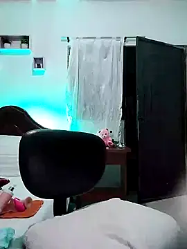 Snapshot of lunanataly chatting on January 2025 03:49:01 PM lunanataly online show from January 2025 03:49:01 PM