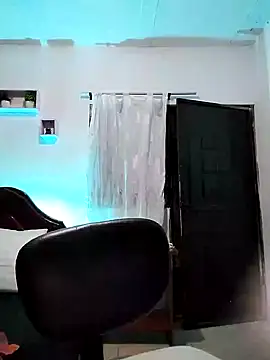 Snapshot of lunanataly chatting on January 2025 03:40:01 PM lunanataly online show from January 2025 03:40:01 PM