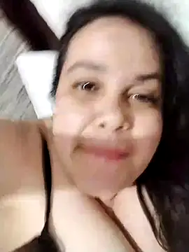 Snapshot of lunanataly chatting on February 2025 04:31:01 AM lunanataly online show from February 2025 04:31:01 AM