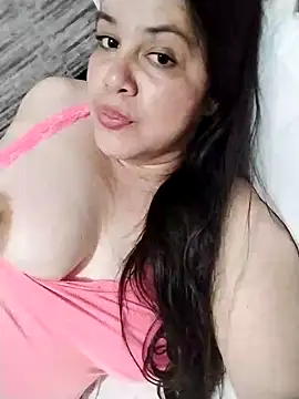 Snapshot of lunanataly chatting on February 2025 03:06:02 AM lunanataly online show from February 2025 03:06:02 AM