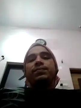 Snapshot of roadtucker123 chatting on December 2024 09:09:02 PM roadtucker123 online show from December 2024 09:09:02 PM