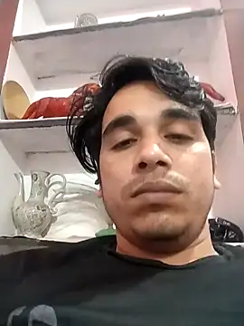 Snapshot of roadtucker123 chatting on February 2025 09:15:02 PM roadtucker123 online show from February 2025 09:15:02 PM