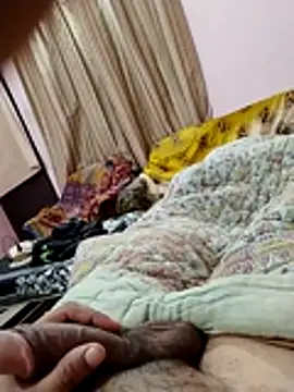 Snapshot of roadtucker123 chatting on December 2025 06:39:01 PM roadtucker123 online show from December 2025 06:39:01 PM