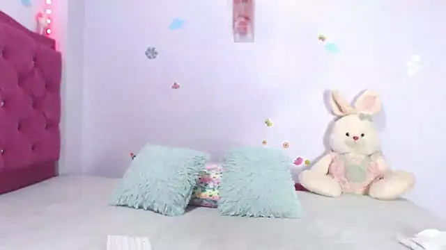 Madelyy  online show from May 2026 12:08:02 AM