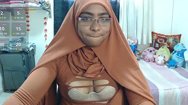 Snapshot of Aaliyah_brown chatting on November 2025 03:13:02 PM Aaliyah brown online show from November 2025 03:13:02 PM