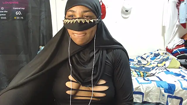 Snapshot of Aaliyah_brown chatting on November 2025 08:15:02 AM Aaliyah brown online show from November 2025 08:15:02 AM