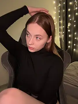 Snapshot of _MayShy_ chatting on January 2025 06:45:01 AM MayShy online show from January 2025 06:45:01 AM