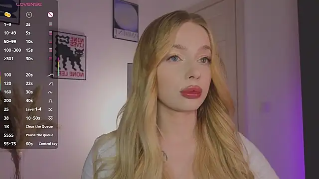 Snapshot of _MayShy_ chatting on March 2025 08:19:02 PM MayShy online show from March 2025 08:19:02 PM