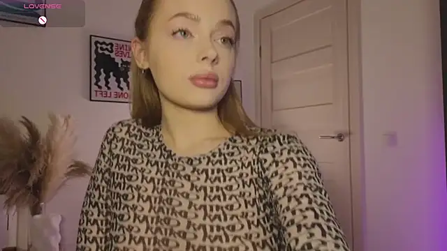 Snapshot of _MayShy_ chatting on March 2025 04:51:01 PM MayShy online show from March 2025 04:51:01 PM