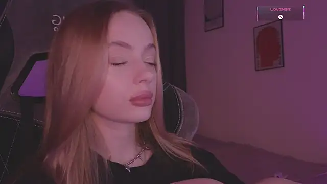 Snapshot of _MayShy_ chatting on September 2025 07:46:02 PM MayShy online show from September 2025 07:46:02 PM