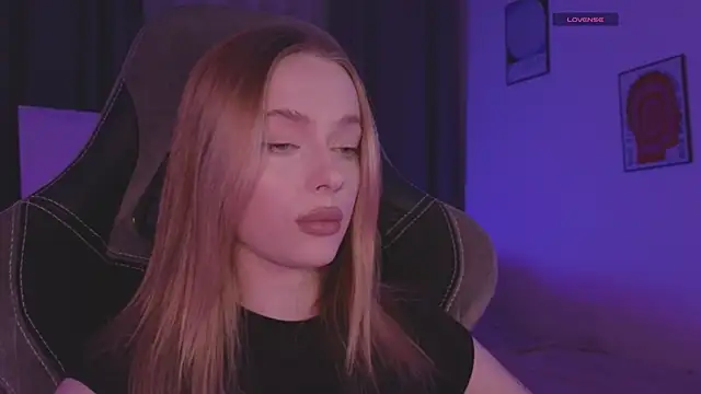 Snapshot of _MayShy_ chatting on September 2025 09:58:01 PM MayShy online show from September 2025 09:58:01 PM