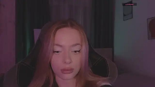 Snapshot of _MayShy_ chatting on September 2025 06:52:02 PM MayShy online show from September 2025 06:52:02 PM