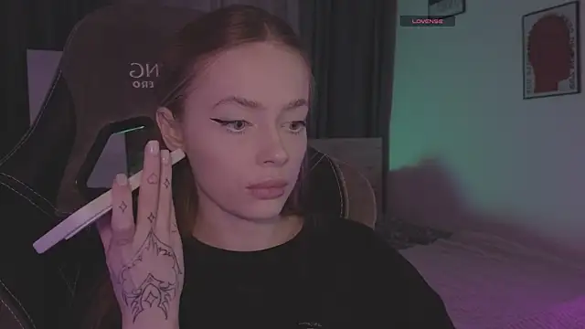 Snapshot of _MayShy_ chatting on September 2025 06:20:02 PM MayShy online show from September 2025 06:20:02 PM