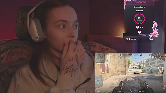 Snapshot of _MayShy_ chatting on October 2025 08:00:02 AM MayShy online show from October 2025 08:00:02 AM