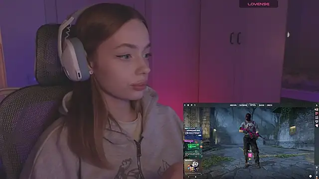 Snapshot of _MayShy_ chatting on October 2025 07:12:01 PM MayShy online show from October 2025 07:12:01 PM