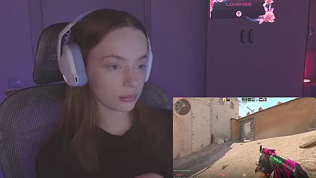 Snapshot of _MayShy_ chatting on October 2025 07:10:02 AM MayShy online show from October 2025 07:10:02 AM