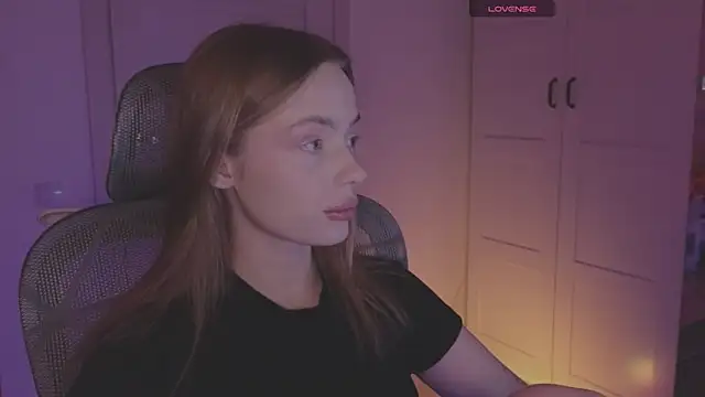 Snapshot of _MayShy_ chatting on October 2025 05:41:02 AM MayShy online show from October 2025 05:41:02 AM