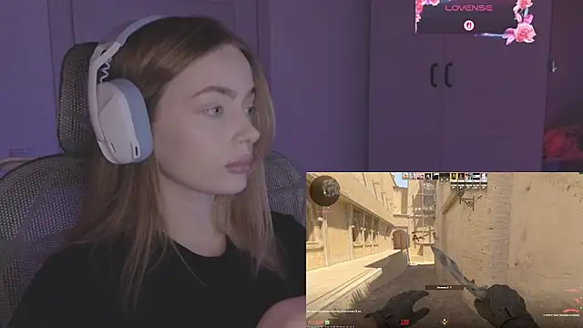 Snapshot of _MayShy_ chatting on November 2025 08:37:02 AM MayShy online show from November 2025 08:37:02 AM