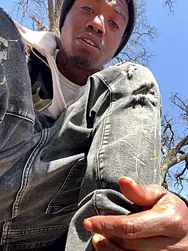 Snapshot of SlimeCrownzOut5 chatting on March 2025 07:01:02 PM SlimeCrownzOut5 online show from March 2025 07:01:02 PM