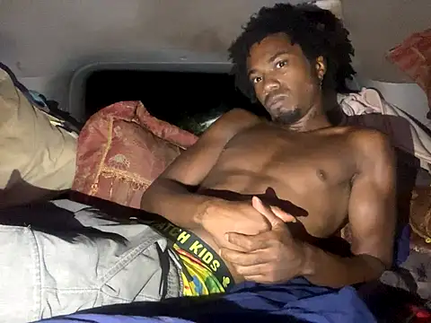 Snapshot of SlimeCrownzOut5 chatting on October 2025 09:29:02 AM SlimeCrownzOut5 online show from October 2025 09:29:02 AM