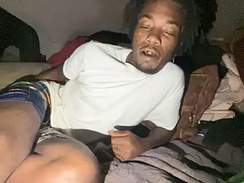 Snapshot of SlimeCrownzOut5 chatting on November 2025 04:25:02 AM SlimeCrownzOut5 online show from November 2025 04:25:02 AM