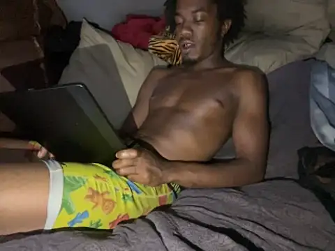 Snapshot of SlimeCrownzOut5 chatting on November 2025 07:41:01 AM SlimeCrownzOut5 online show from November 2025 07:41:01 AM