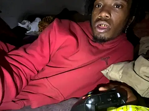 Snapshot of SlimeCrownzOut5 chatting on November 2025 04:34:02 AM SlimeCrownzOut5 online show from November 2025 04:34:02 AM