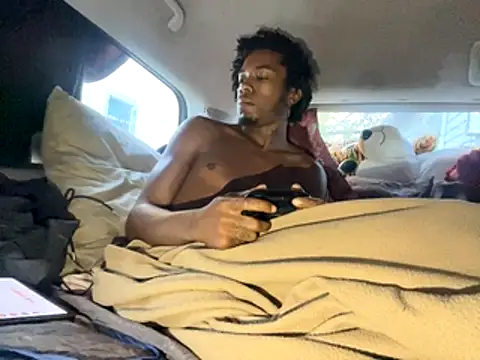 Snapshot of SlimeCrownzOut5 chatting on November 2025 01:31:01 PM SlimeCrownzOut5 online show from November 2025 01:31:01 PM