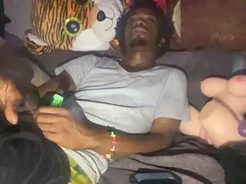 Snapshot of SlimeCrownzOut5 chatting on November 2025 12:27:01 AM SlimeCrownzOut5 online show from November 2025 12:27:01 AM