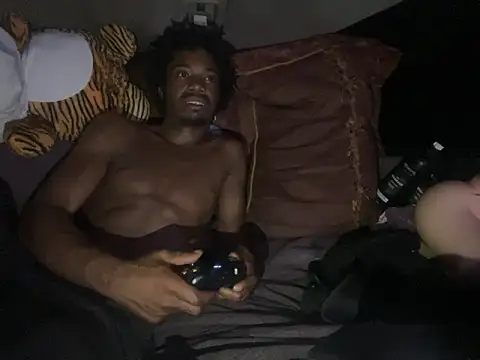 Snapshot of SlimeCrownzOut5 chatting on November 2025 06:02:01 AM SlimeCrownzOut5 online show from November 2025 06:02:01 AM