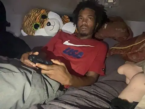 Snapshot of SlimeCrownzOut5 chatting on November 2025 05:07:01 AM SlimeCrownzOut5 online show from November 2025 05:07:01 AM