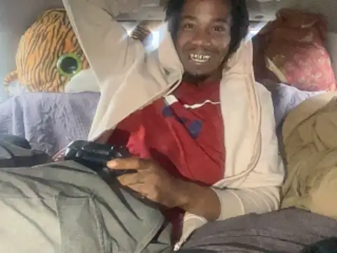 Snapshot of SlimeCrownzOut5 chatting on November 2025 04:29:02 PM SlimeCrownzOut5 online show from November 2025 04:29:02 PM