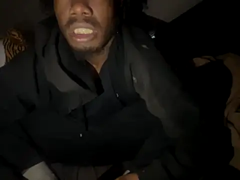 Snapshot of SlimeCrownzOut5 chatting on November 2025 01:24:02 PM SlimeCrownzOut5 online show from November 2025 01:24:02 PM